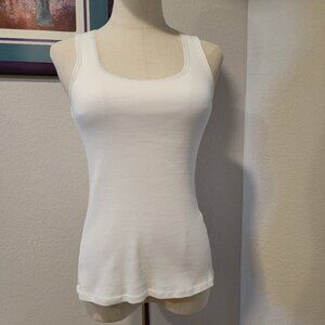 Athleta Tank, White, SZ Small w/Shelf Bra. Excellent Condition! Dress Up or Down
